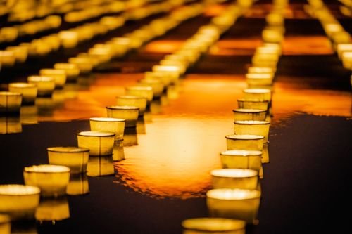 ภาพ No.31083:พิธีเจริญพระพุทธมนต์และจุดประทีปบูชาธรรมพระมงคลเทพมุนี (สด จนฺทสโร) พระผู้ปราบมาร ออนไลน์