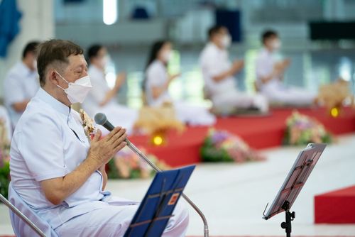 ภาพ No.28271:พิธีทอดผ้าป่าสมทบกฐินวัดพระธรรมกาย ครั้งที่ 2  เนื่องในวันคล้ายวันเกิดครบ 137 ปี พระมงคลเทพมุนี(สด จนฺทสโร)