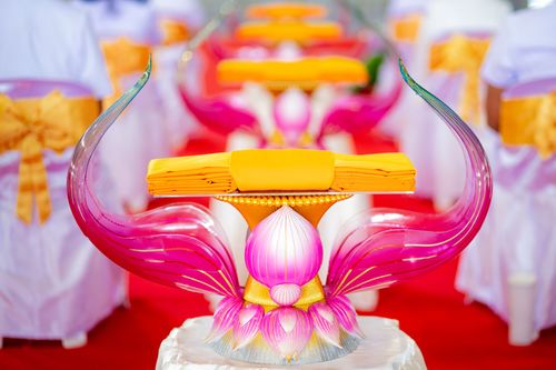 ภาพ No.28246:พิธีทอดผ้าป่าสมทบกฐินวัดพระธรรมกาย ครั้งที่ 2  เนื่องในวันคล้ายวันเกิดครบ 137 ปี พระมงคลเทพมุนี(สด จนฺทสโร)