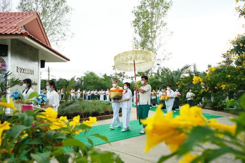 ภาพ No.31288:พิธีทอดกฐินสามัคคีสร้างทุกสิ่ง ณ ศูนย์ปฏิบัติธรรมลำปาง