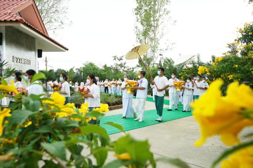 ภาพ No.31289:พิธีทอดกฐินสามัคคีสร้างทุกสิ่ง ณ ศูนย์ปฏิบัติธรรมลำปาง