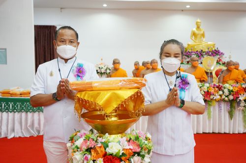 ภาพ No.31287:พิธีทอดกฐินสามัคคีสร้างทุกสิ่ง ณ ศูนย์ปฏิบัติธรรมลำปาง