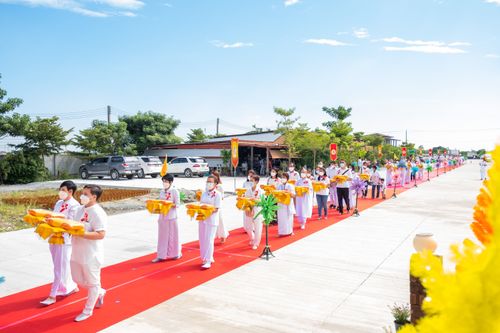 ภาพ No.31390:พิธีทอดกฐินบรมจักรพรรดิมหาสมบัติเพื่อสร้างทุกสิ่ง ศูนย์ปฏิบัติธรรมสมุทรปราการ