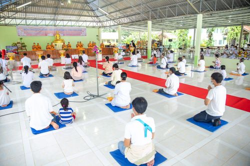 ภาพ No.31301:พิธีทอดกฐินสามัคคี สร้างกุฏิที่พักสงฆ์ ณ ศูนย์ปฏิบัติธรรมชุมพร