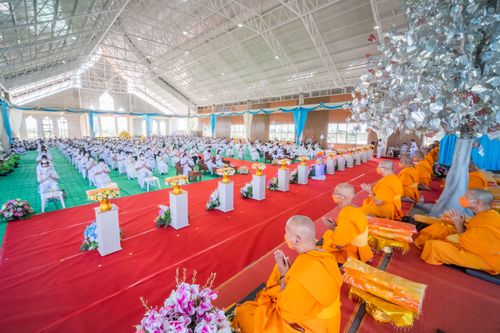 ภาพ No.31397:พิธีทอดกฐินบรมจักรพรรดิมหาสมบัติเพื่อสร้างทุกสิ่ง ศูนย์ปฏิบัติธรรมสมุทรปราการ