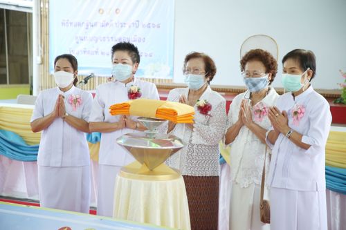 ภาพ No.31361:พิธีทอดกฐินสามัคคีศูนย์ปฏิบัติธรรมและอบรมเยาวชนเบญจธรรม 