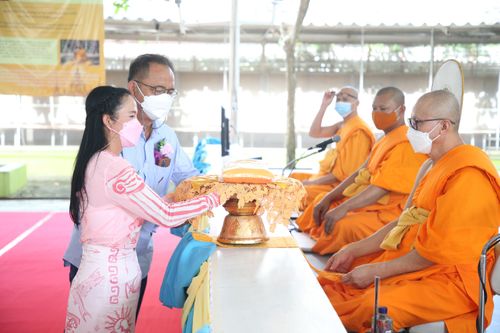 ภาพ No.31365:พิธีทอดกฐินสามัคคีศูนย์ปฏิบัติธรรมและอบรมเยาวชนเบญจธรรม 