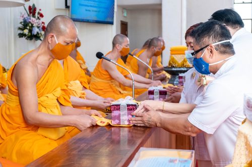 ภาพ No.38444:พิธีทอดกฐินสามัคคี ณ วัดพระธรรมกายแคนซัส