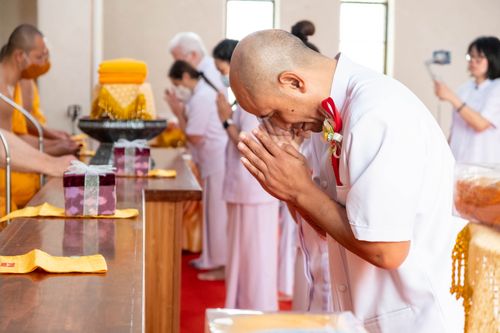 ภาพ No.38445:พิธีทอดกฐินสามัคคี ณ วัดพระธรรมกายแคนซัส