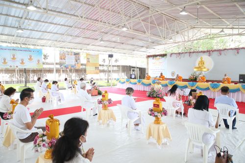 ภาพ No.31372:พิธีทอดกฐินสามัคคีศูนย์ปฏิบัติธรรมและอบรมเยาวชนเบญจธรรม 