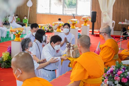 ภาพ No.31422:พิธีทอดกฐินบรมจักรพรรดิมหาสมบัติเพื่อสร้างทุกสิ่ง ศูนย์ปฏิบัติธรรมสมุทรปราการ