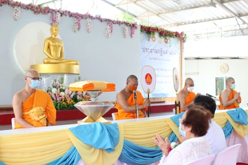 ภาพ No.31375:พิธีทอดกฐินสามัคคีศูนย์ปฏิบัติธรรมและอบรมเยาวชนเบญจธรรม 