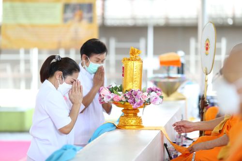 ภาพ No.31378:พิธีทอดกฐินสามัคคีศูนย์ปฏิบัติธรรมและอบรมเยาวชนเบญจธรรม 