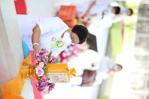 ภาพ No.31379:พิธีทอดกฐินสามัคคีศูนย์ปฏิบัติธรรมและอบรมเยาวชนเบญจธรรม 