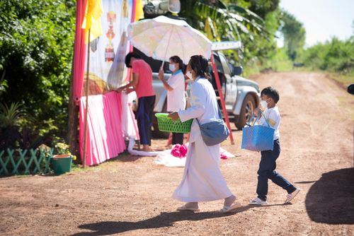 ภาพ No.31480:พิธีทอดกฐินสามัคคีศูนย์ปฏิบัติธรรมแก้วมงคลสกลนคร