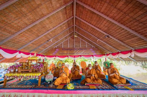 ภาพ No.31481:พิธีทอดกฐินสามัคคีศูนย์ปฏิบัติธรรมแก้วมงคลสกลนคร