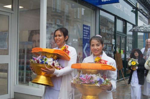 พิธีทอดกฐินสามัคคีวัดพระธรรมกายสกอตแลนด์