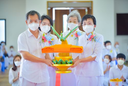 ภาพ No.37452:พิธีทอดกฐินสามัคคีสร้างอาคารที่พักสงฆ์ ณ ศูนย์ปฏิบัติธรรมจันทบุรี