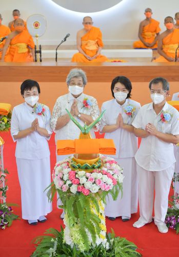 ภาพ No.37453:พิธีทอดกฐินสามัคคีสร้างอาคารที่พักสงฆ์ ณ ศูนย์ปฏิบัติธรรมจันทบุรี