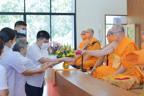 ภาพ No.37442:พิธีทอดกฐินสามัคคีสร้างอาคารที่พักสงฆ์ ณ ศูนย์ปฏิบัติธรรมจันทบุรี