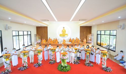 ภาพ No.37455:พิธีทอดกฐินสามัคคีสร้างอาคารที่พักสงฆ์ ณ ศูนย์ปฏิบัติธรรมจันทบุรี