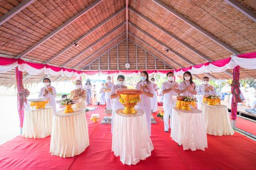 ภาพ No.31496:พิธีทอดกฐินสามัคคีศูนย์ปฏิบัติธรรมแก้วมงคลสกลนคร