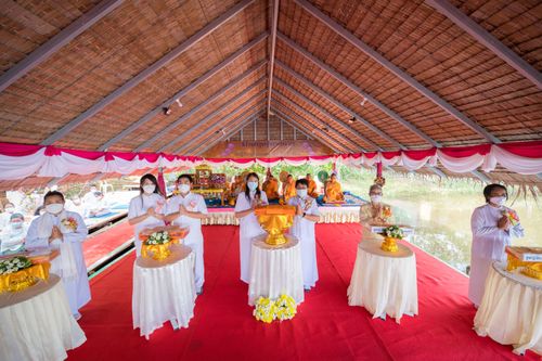 ภาพ No.31493:พิธีทอดกฐินสามัคคีศูนย์ปฏิบัติธรรมแก้วมงคลสกลนคร