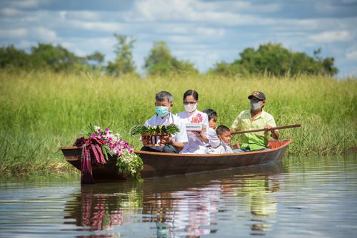 ภาพ No.31497:พิธีทอดกฐินสามัคคีศูนย์ปฏิบัติธรรมแก้วมงคลสกลนคร