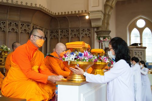 ภาพ No.38482:พิธีทอดกฐินสามัคคีวัดพระธรรมกายสกอตแลนด์