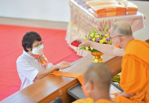 ภาพ No.37465:พิธีทอดกฐินสามัคคีสร้างอาคารที่พักสงฆ์ ณ ศูนย์ปฏิบัติธรรมจันทบุรี