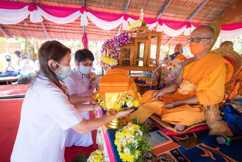 ภาพ No.31506:พิธีทอดกฐินสามัคคีศูนย์ปฏิบัติธรรมแก้วมงคลสกลนคร