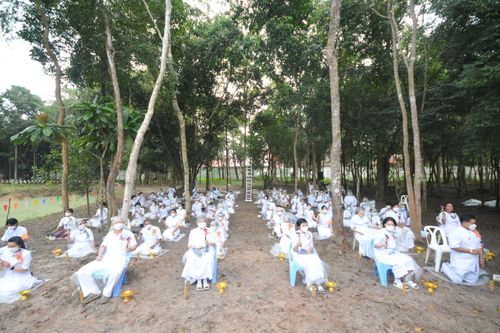 ภาพ No.37473:พิธีทอดกฐินสามัคคีสร้างอาคารที่พักสงฆ์ ณ ศูนย์ปฏิบัติธรรมจันทบุรี