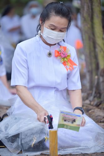 ภาพ No.37472:พิธีทอดกฐินสามัคคีสร้างอาคารที่พักสงฆ์ ณ ศูนย์ปฏิบัติธรรมจันทบุรี