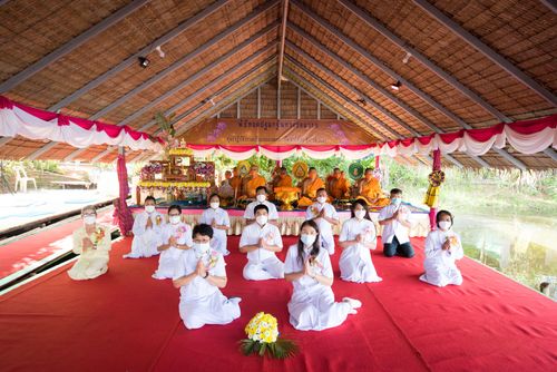 ภาพ No.31508:พิธีทอดกฐินสามัคคีศูนย์ปฏิบัติธรรมแก้วมงคลสกลนคร