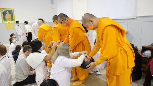 ภาพ No.38512:พิธีทอดกฐินสามัคคีวัดพระธรรมกายสกอตแลนด์