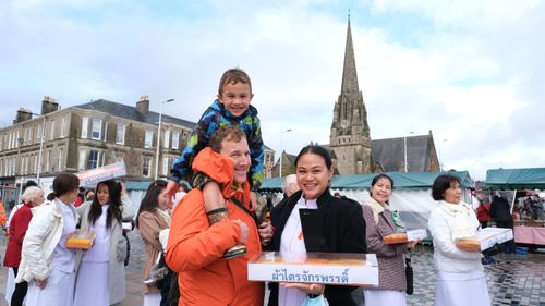 ภาพ No.38514:พิธีทอดกฐินสามัคคีวัดพระธรรมกายสกอตแลนด์