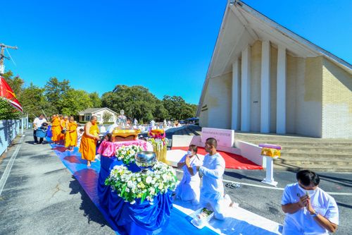 ภาพ No.38618:พิธีทอดกฐินสามัคคีเพื่อการเผยแผ่วิชชาธรรมกายและมหาปฏิสังขรณ์ วัดพระธรรมกายเท็กซัส