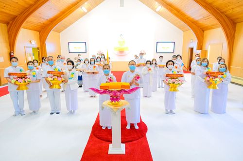 ภาพ No.38562:พิธีทอดกฐินธรรมชัย สร้างทุกสิ่ง ณ วัดพระธรรมกายมินเนโซตา