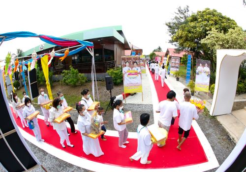 ภาพ No.37773:พิธีทอดกฐินสามัคคีศูนย์อบรมเยาวชนบางปะหัน 