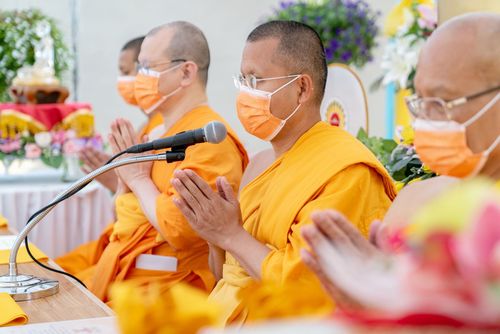ภาพ No.38685:พิธีทอดผ้าป่าบริวารกฐิน เพื่อเป็นกองทุน สร้างวัดพระธรรมกายซานดิเอโก