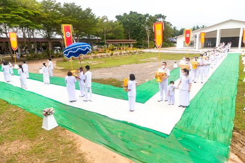 ภาพ No.37531:พิธีทอดกฐินสามัคคี เพื่อสร้างศาลาธรรมสภา ณ ธุดงคสถานชุมพร