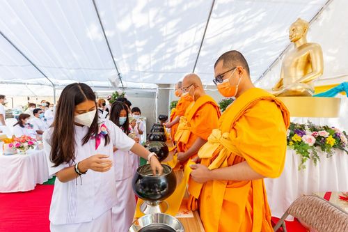ภาพ No.38684:พิธีทอดผ้าป่าบริวารกฐิน เพื่อเป็นกองทุน สร้างวัดพระธรรมกายซานดิเอโก
