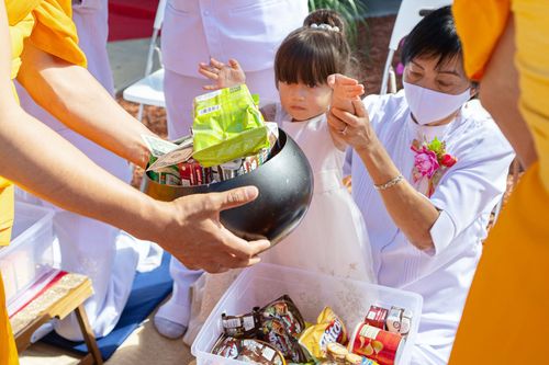 ภาพ No.38533:พิธีทอดกฐินสามัคคีสร้างทุกสิ่ง ณ วัดพระธรรมกายปาล์มบีช