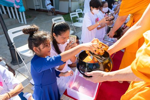ภาพ No.38537:พิธีทอดกฐินสามัคคีสร้างทุกสิ่ง ณ วัดพระธรรมกายปาล์มบีช