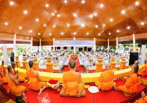 ภาพ No.37774:พิธีทอดกฐินสามัคคีศูนย์อบรมเยาวชนบางปะหัน 