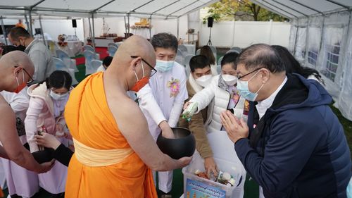 ภาพ No.38824:พิธีทอดกฐินสามัคคี สร้างทุกสิ่ง วัดพระธรรมกายนิวเจอร์ซี