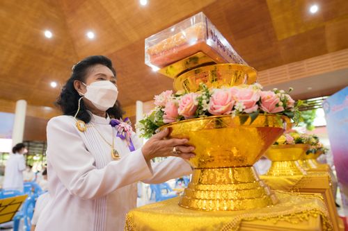 ภาพ No.37754:พิธีทอดกฐินสามัคคีศูนย์อบรมเยาวชนบางปะหัน 