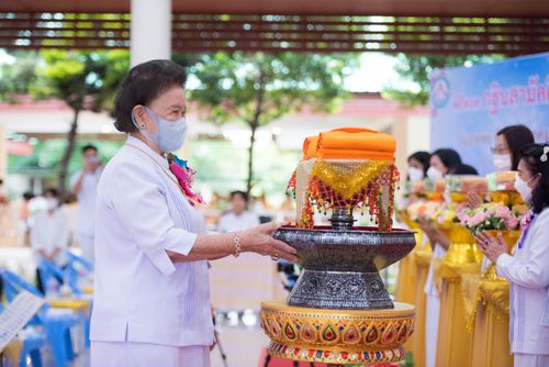 ภาพ No.37756:พิธีทอดกฐินสามัคคีศูนย์อบรมเยาวชนบางปะหัน 