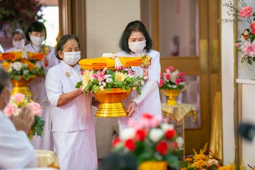 ภาพ No.38595:พิธีทอดกฐินบรมจักรพรรดิ บูชาธรรมพระมงคลเทพมุนี ณ วัดพระธรรมกายออเรกอน