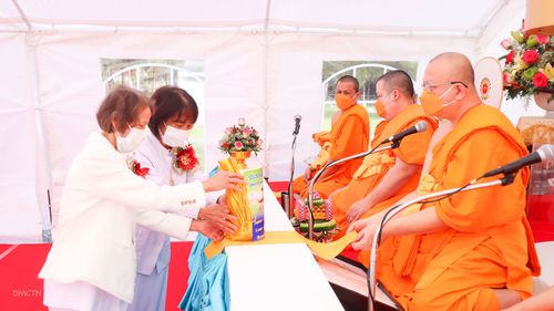 ภาพ No.38857:พิธีทอดกฐินสามัคคี ณ วัดพระธรรมกายเทนเนสซี 